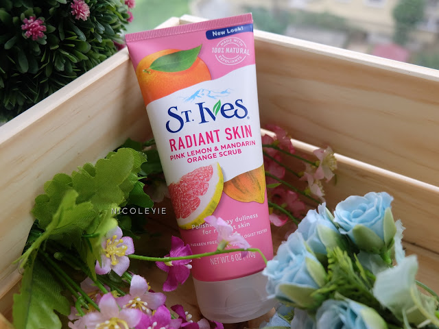 Sữa Rửa Mặt St.Ives Radiant Skin Pink Lemon & Mandarin Orange Scrub